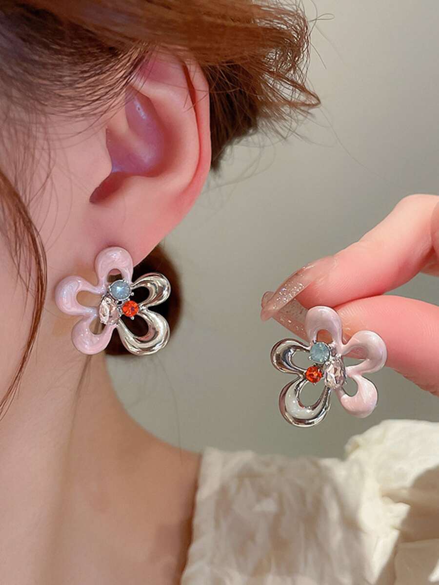 Rhinestone Decor Flower Stud Earrings - Multicolor - View 1