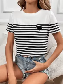 SHEIN Frenchy Áo thun nữ Thêu Tim Sọc Giải trí - Đen và trắng - Xem 1