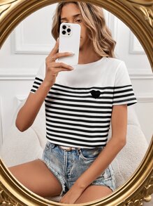 SHEIN Frenchy Áo thun nữ Thêu Tim Sọc Giải trí - Đen và trắng - Xem 5