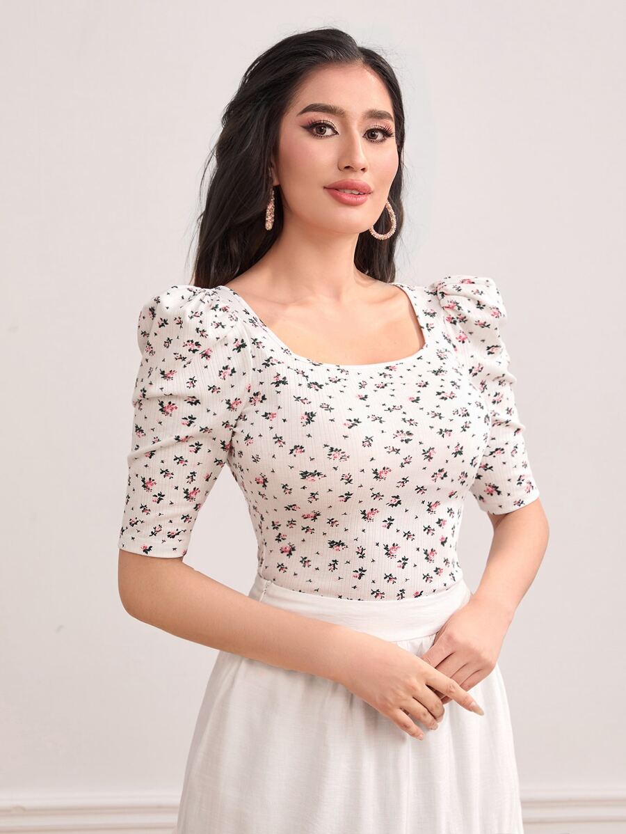 Modelyn Ditsy Floral Print Puff Sleeve Tee - Multicolor - View 1