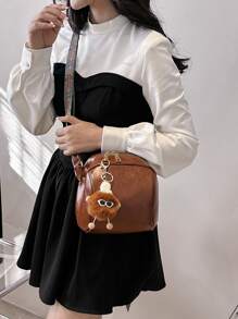 迷你貝殼包附卡通包包墜飾 - 棕色 - 查看 2