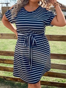 SHEIN LUNE Vestido con cinturón de rayas de hombros descubiertos - Blanco y Negro - Ver 5