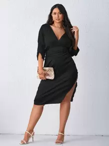 SHEIN Privé 大碼深V領蝙蝠袖高衩褶邊連衣裙 - 黑色 - 查看 6