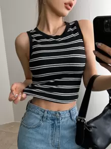 DAZY Striped Print Crop Tank Top - Black and White - View 1