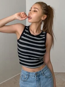 DAZY Striped Print Crop Tank Top - Black and White - View 4
