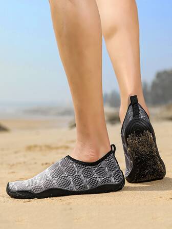Women Plaid Pattern Water Shoes, Sporty Beach Elastane Aqua Shoes