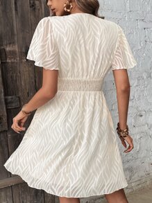 SHEIN Frenchy 素色交疊領蝴蝶袖A字洋裝