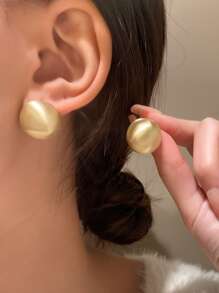 Minimalist Stud Earrings - Yellow Gold - View 1