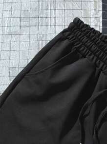 Manfinity Hypemode 男士手掌和標語圖案腰部抽繩短褲 - 黑色 - 查看 6