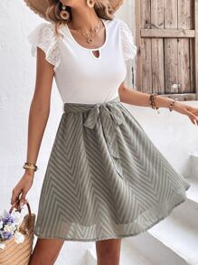 SHEIN Frenchy Vestido con cinturón de malla en contraste ribete con fruncido de cuello con abertura de ojo - Multicolor - Ver 5