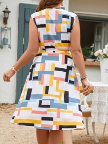 SHEIN Clasi 大碼幾何印花繫腰帶連衣裙 - 彩色 - 查看 2