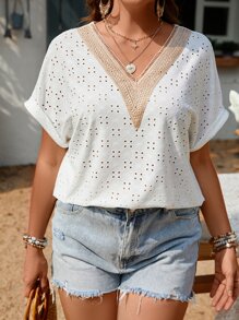 SHEIN LUNE Camiseta con encaje en contraste de manga murciélago schiffy - Blanco - Ver 2