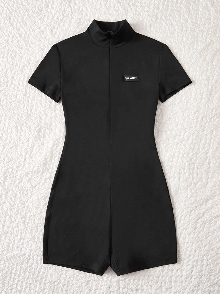 SHEIN EZwear Mono de una pieza con cremallera, parche con letra, en color negro, outfit de verano - Negro - Añade 3