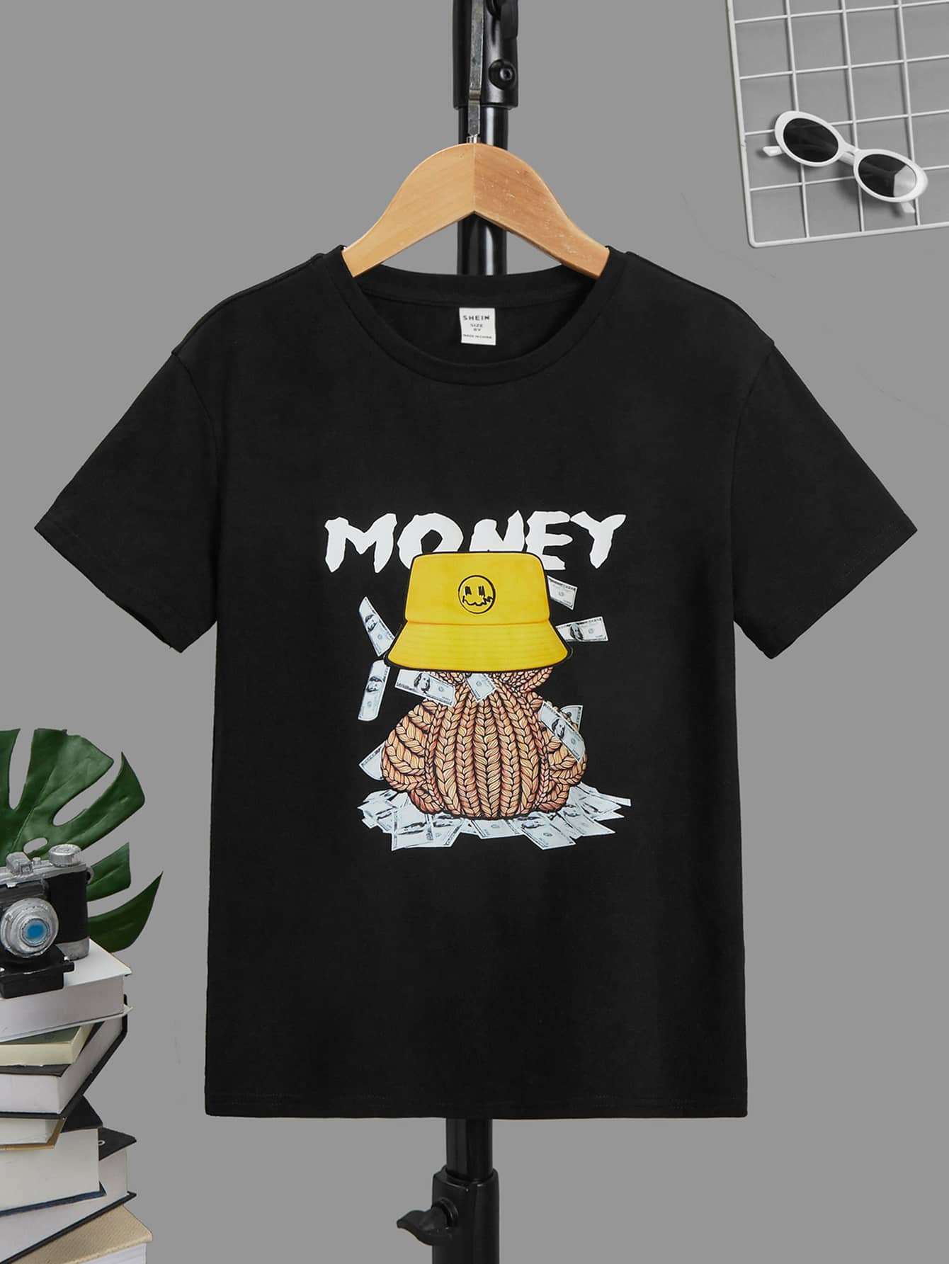 SHEIN 男孩卡通和字母圖案T恤