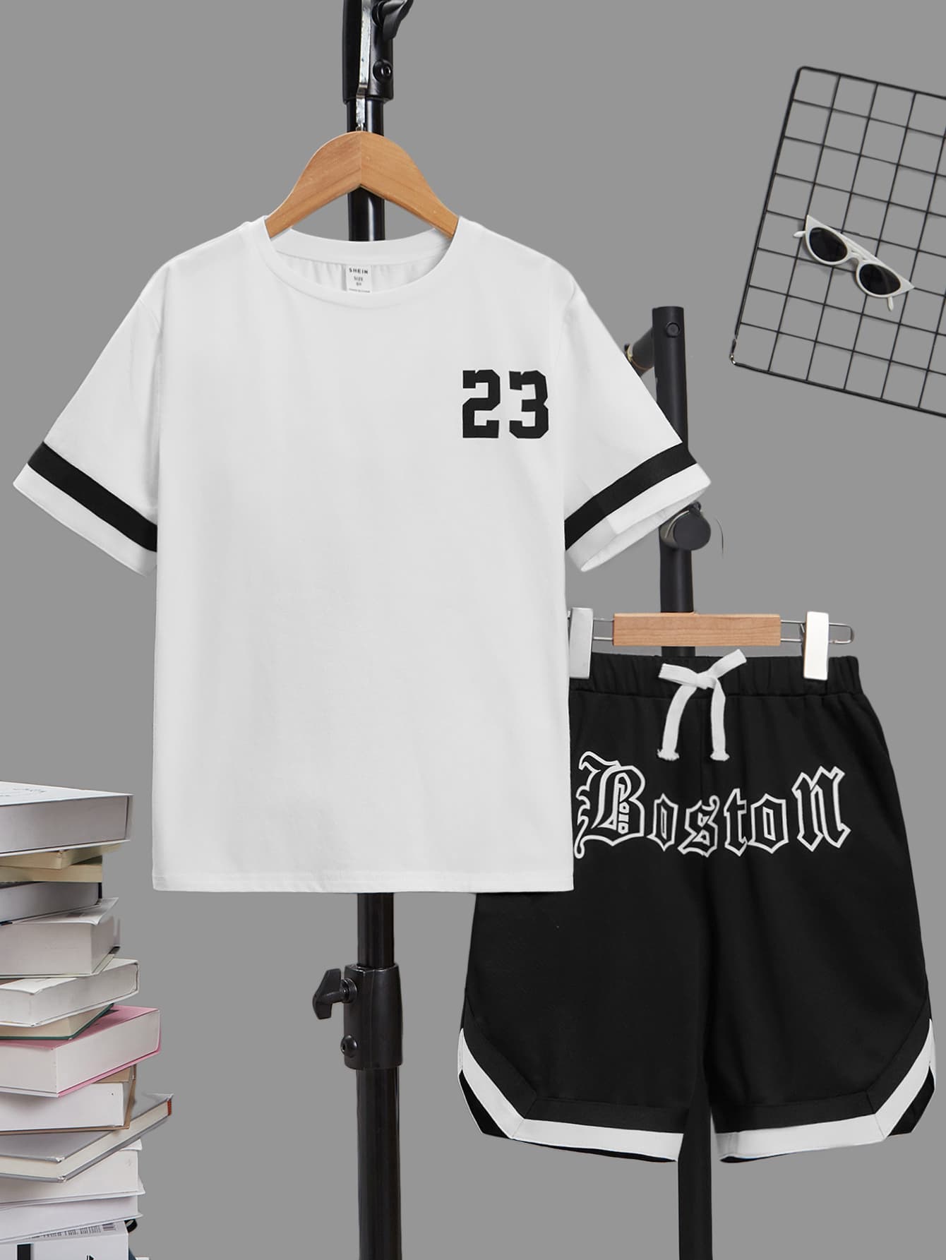 SHEIN Cậu bé Tween Đồ họa Chữ cái Áo thun & Eo dây rút Quần short - màu đen - Xem 1