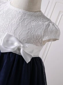 Đầm em bé Nơ Bướm Tương phản Mesh Khối Màu - Xanh và trắng - Xem 5