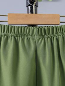 小男童翻蓋口袋下擺開叉上衣和褲子