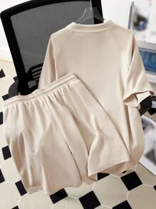 Manfinity Campus Court Aesthetic Post--Men Letter Graphic Raglan Sleeve Quarter Zip Tee & Drawstring Waist Shorts - Khaki - View 2