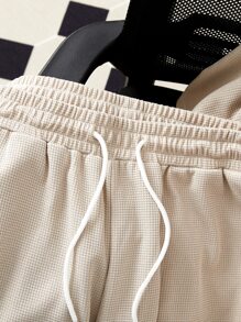 Manfinity Campus Court Aesthetic Post--Men Letter Graphic Raglan Sleeve Quarter Zip Tee & Drawstring Waist Shorts - Khaki - View 6