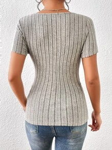 SHEIN Essnce Camiseta de cuello cruzado tejido de canalé - Gris - Ver 2