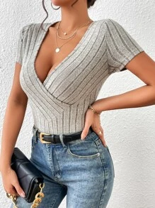 SHEIN Essnce Camiseta de cuello cruzado tejido de canalé - Gris - Ver 3