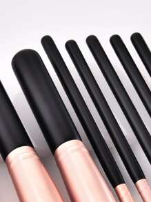 Findcolor Juego de 14 pinceles profesionales de color negro y plateado que incluye pincel para polvo, pincel de doble extremo, 5 pinceles grandes y 5 pequeños, pincel para rímel, pincel para corrector, pincel para polvo suelto, pincel para rubor, pincel para cejas, tamaño jumbo. Herramienta de maquillaje profesional, perfecta para regalar. - Negro - Ver 4