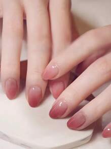 Obtenez le glamour avec 24 pièces faux ongles ovales courts rose dégradé brillant & 1 pièce Lime à ongles & 1 feuille de ruban faux ongles. Fournitures pour ongles