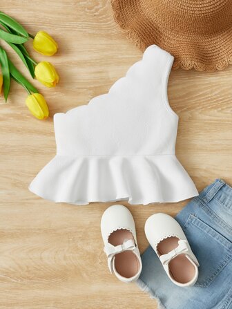 SHEIN X Scheana Jeune Fille Haut De Réservoir À Volants Sur Un Épaule Avec Bordure De Coquille Et Peplum