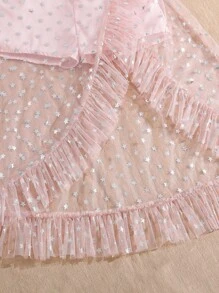 女孩褶邊吊帶上衣和星星網紗覆蓋荷葉邊短褲