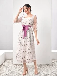 Modelyn 花卉刺繡圖案網紗覆蓋繫腰帶連衣裙 - 白色 - 查看 2