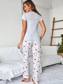 RueChic Conjunto de pijama con top estampado con eslogan de amor y pantalones largos estampados con letras en forma de corazón, incluye antifaz para los ojos - Multicolor - Ver 2