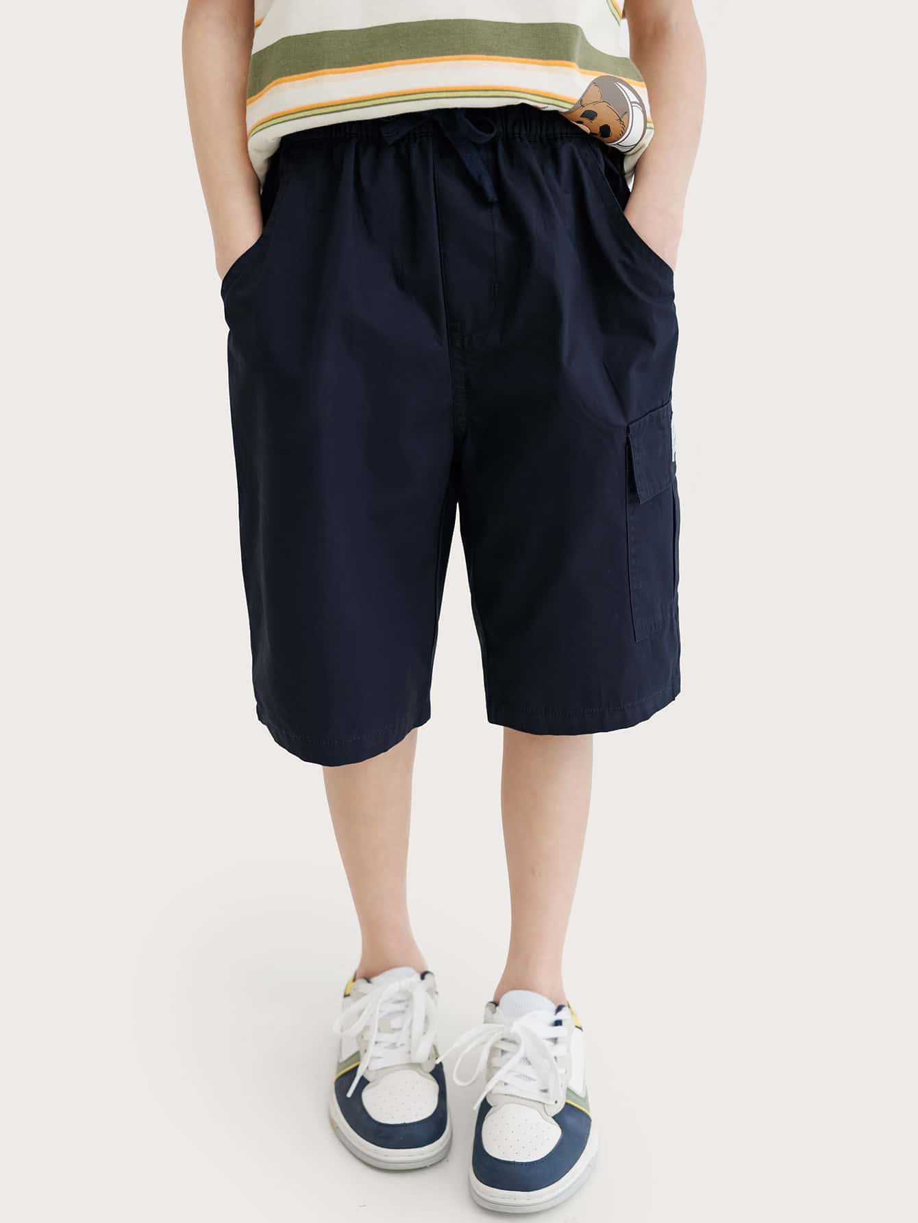 男孩側翻蓋口袋工裝短褲