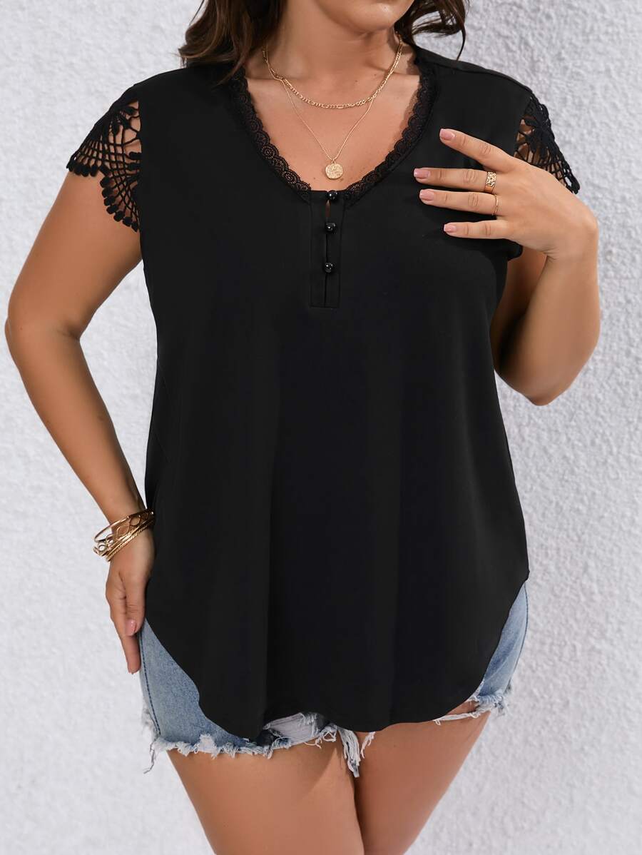 SHEIN LUNE 大碼蕾絲拼接弧形下擺T恤