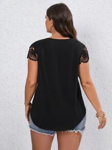 SHEIN LUNE 大碼蕾絲拼接弧形下擺T恤