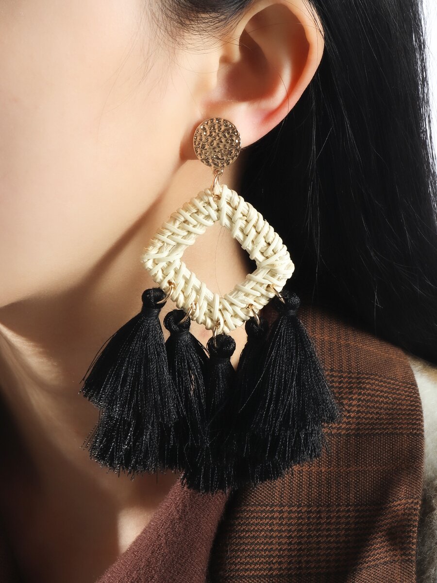 Tassel Decor Geometric Drop Earrings - Black - View 1