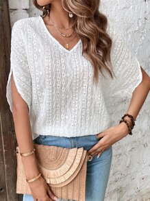 SHEIN Frenchy 網眼刺繡蝙蝠袖V領T恤 - 白色 - 查看 5