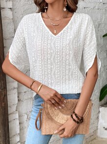 SHEIN Frenchy 網眼刺繡蝙蝠袖V領T恤 - 白色 - 查看 6