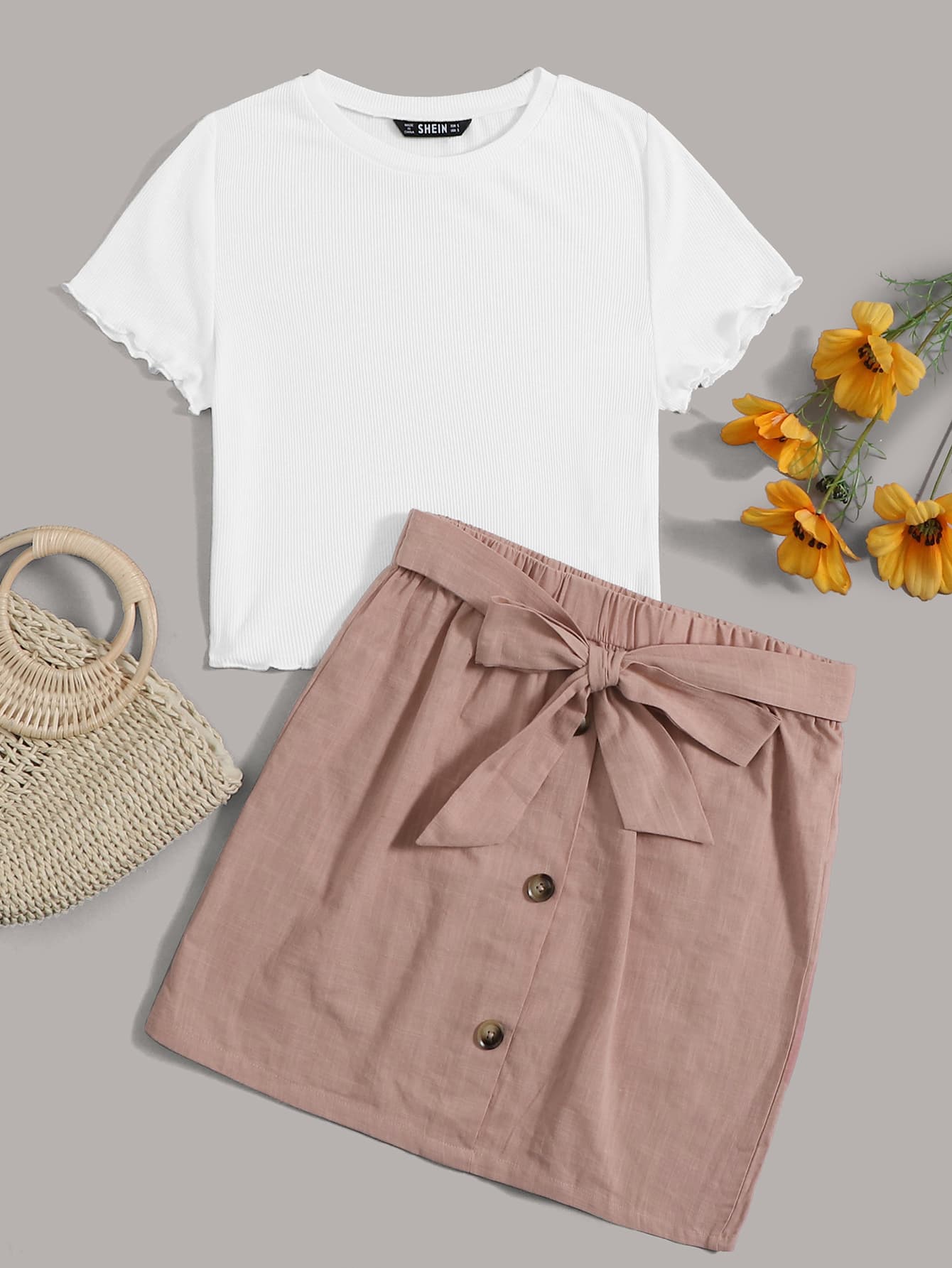 SHEIN VCAY 大碼生菜邊羅紋針織T恤和紐扣腰帶半身裙套裝 - 彩色 - 查看 1