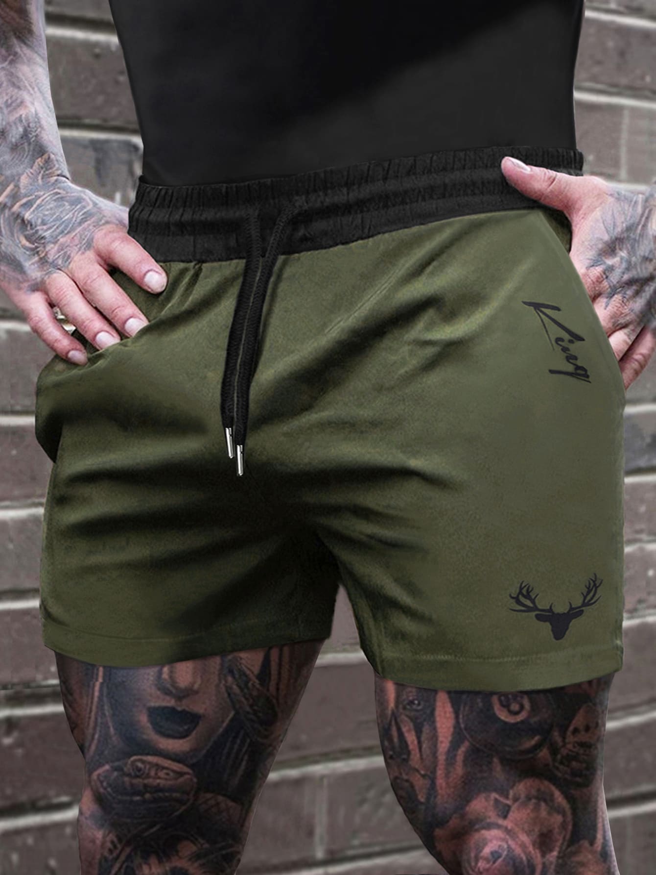 Manfinity Homme 宽松男士字母图案抽绳腰慢跑短裤纯色绿色 - 軍綠色 - 查看 1