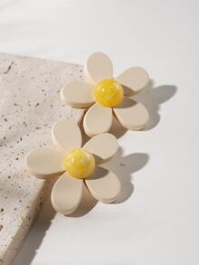 Pendientes de tachuela con diseño de flor