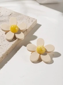 Pendientes de tachuela con diseño de flor