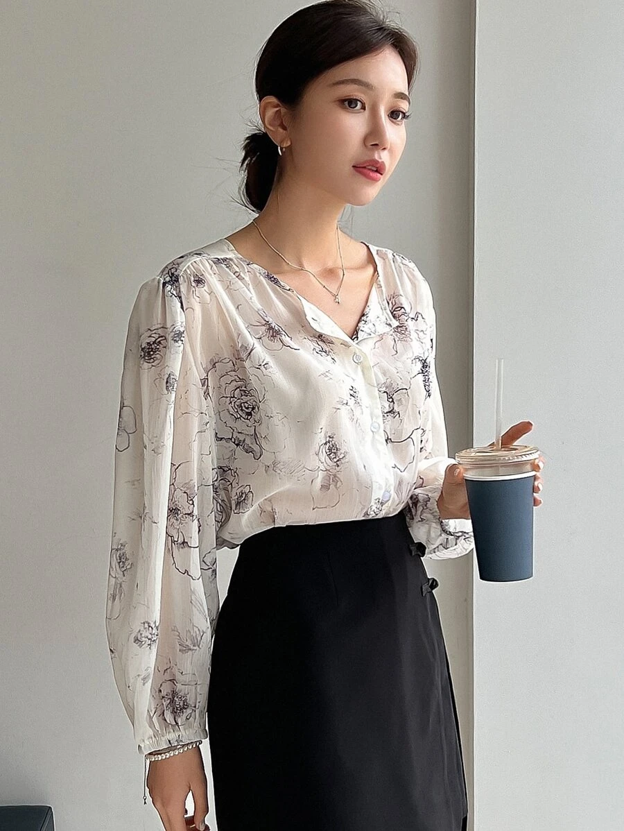 DAZY Floral Print Lantern Sleeve Button Front Blouse - Black and White - View 1