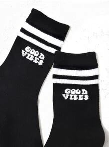 1雙幼童字母圖案休閒中筒襪