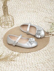Girls Ruffle Decor Metallic Flats, Glamorous Silver Mary Jane Flats - Silver - View 2