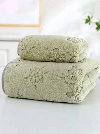 一条柔软吸水的珊瑚绒毛巾/手巾/浴巾，速干，带有花卉刺绣图案，适合成人、情侣、家庭使用，也可用作洗脸巾、沐浴巾，适用于美容院、酒店、运动场所、家居用品、护肤浴巾。