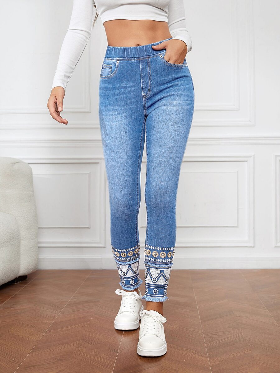 SHEIN LUNE Geo Embroidery Raw Hem Skinny Jeans - Medium Wash - View 1