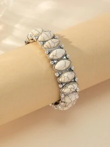 A Ladies Retro Fashion Stone Bracelet