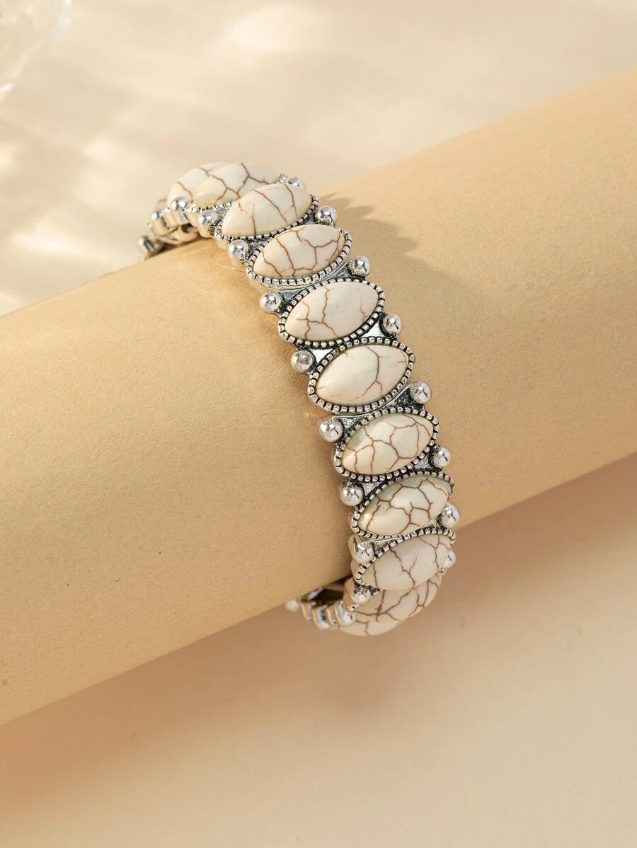 A Ladies Retro Fashion Stone Bracelet