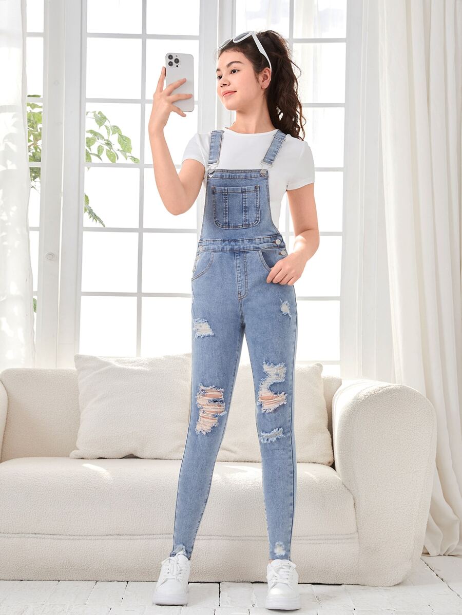 SHEIN 青少年女孩補丁貼口袋破洞牛仔背帶褲 - 淺色水洗藍 - 查看 1