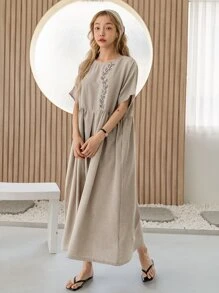 DAZY Batwing Sleeve Leaf Embroidery Smock Dress - Beige - View 1